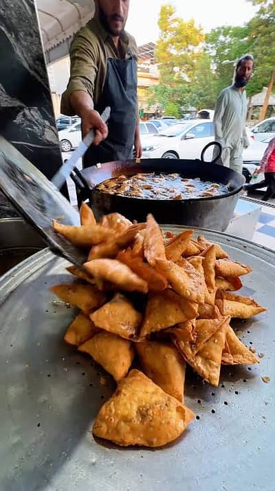 سموسہ ایکسپرٹ کاریگر کی ضرورت ہے