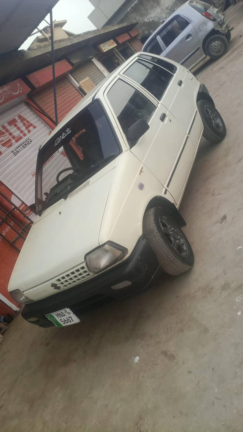 اندر سے جو بندہ ہے چھت سے نیچے شاور بیت سے 2