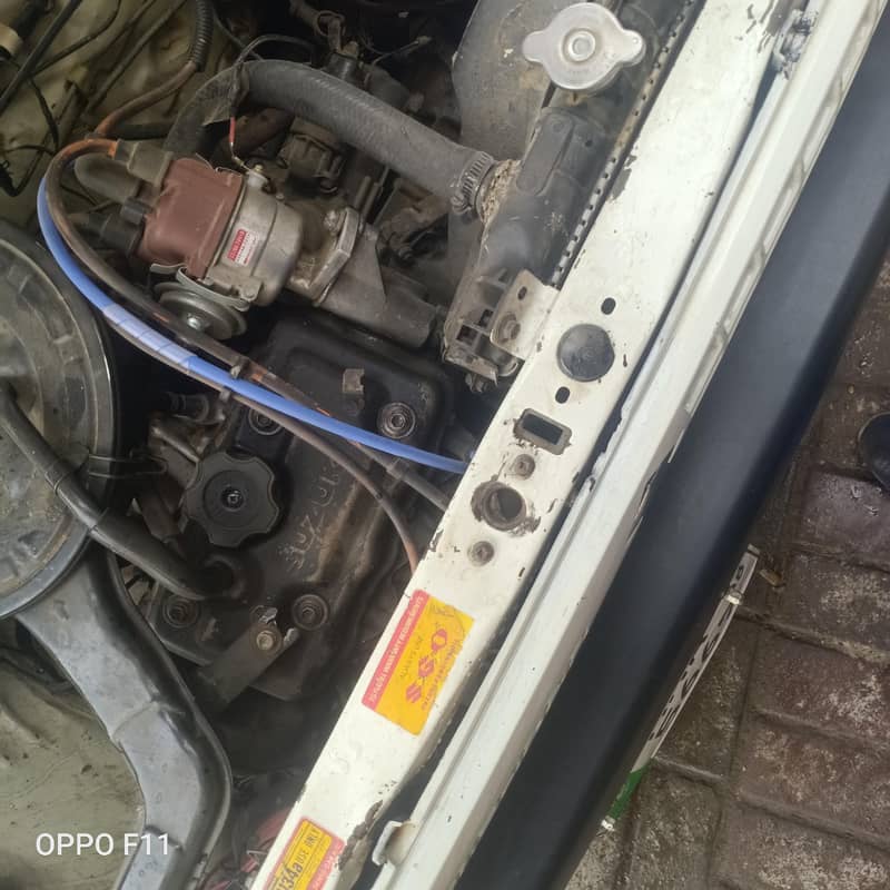 اندر سے جو بندہ ہے چھت سے نیچے شاور بیت سے 10