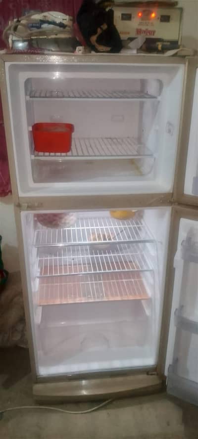 frige for sale argent a1 condition