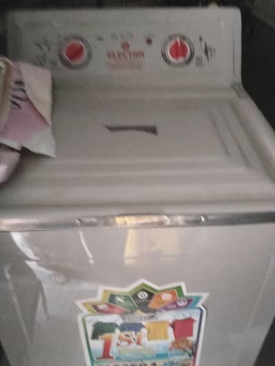 iron ki h steel tub k sath medium size fan b sale kr rahy same price