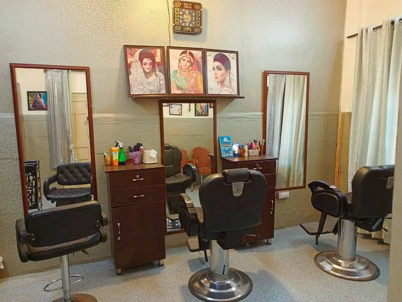 standing Mirror and frames 0