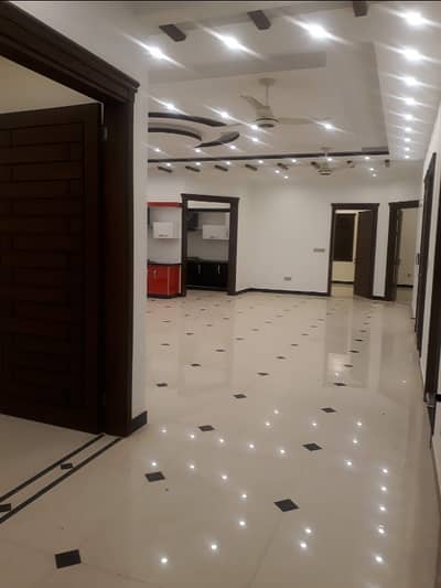 NEW BANGLOW 3 BED DD FOR RENT NAZIMABAD NO. 4