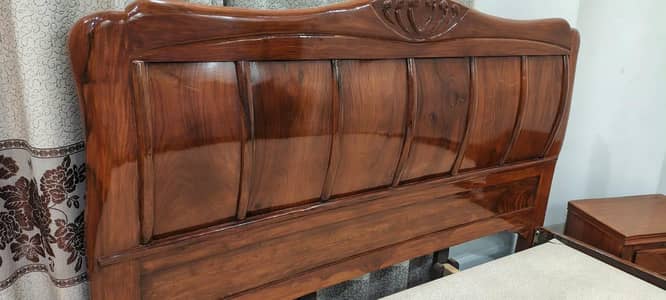 Solid Sheesham wood bed Set king size brand new condition