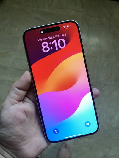 iPhone 15 Plus 256GB 1month remaining warranty