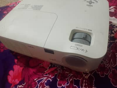NEC NP115 DLP Projector White
