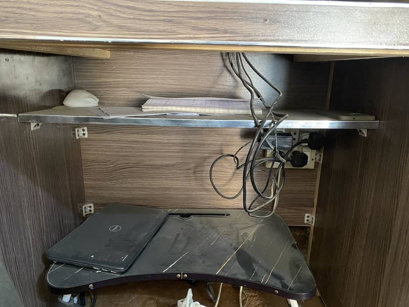 High Quality Hand made Computer Table 8