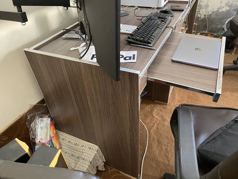 High Quality Hand made Computer Table 9