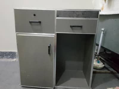 office manager table for sale condition 8/10