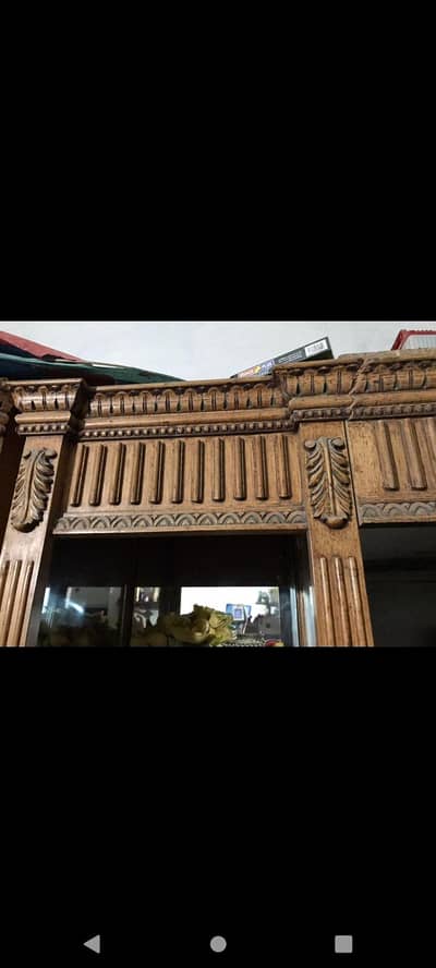 کرسٹل الماری