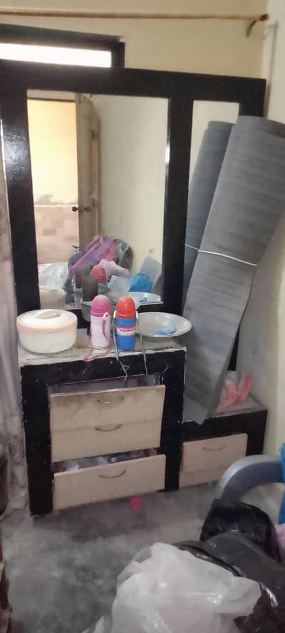 dressing table and iron stand