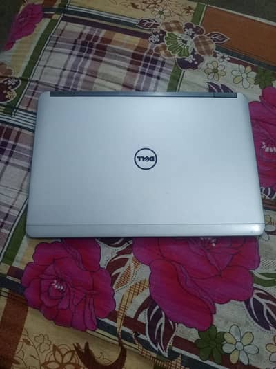 Dell i7 4th gen laptop latitude e7240 8gb ram 256gb SSD good condition