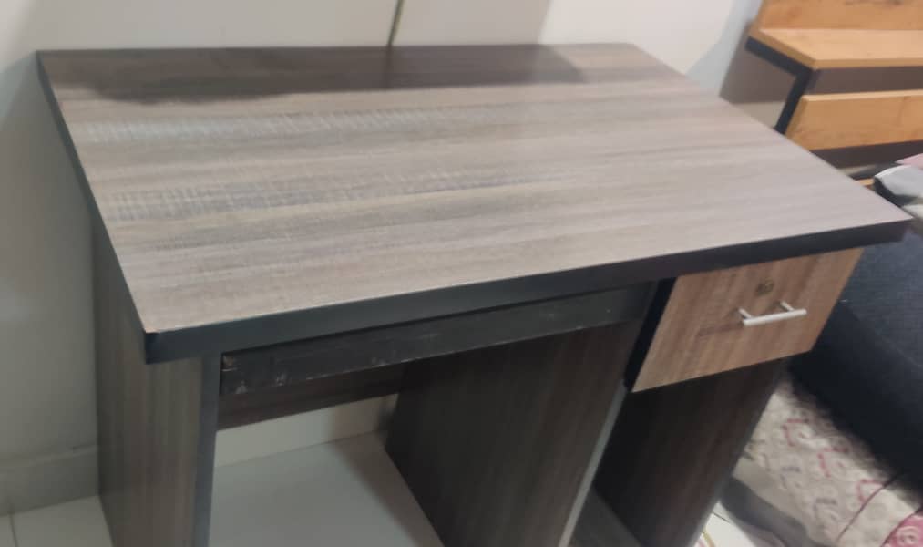 Multipurpose Study Tables. 4