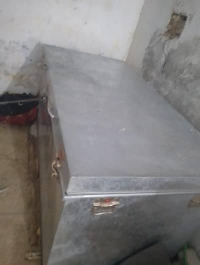 iron trunk full size