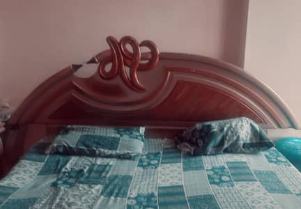 king size bed with 3 piece wardrobe and 2 piece of side table