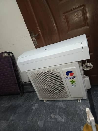 gree DC inverter  barnd new condition olny 4 month use