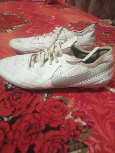 Tempo Football Shoes – Size 7, Light Color