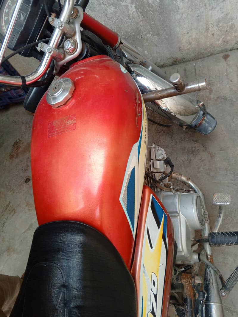 بیس ماڈل بائک برائے فروخت – اچھی کنڈیشن، فیملی یوز 6