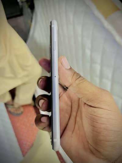 iPhone SE 2020 128Gb JV 4 moths sim