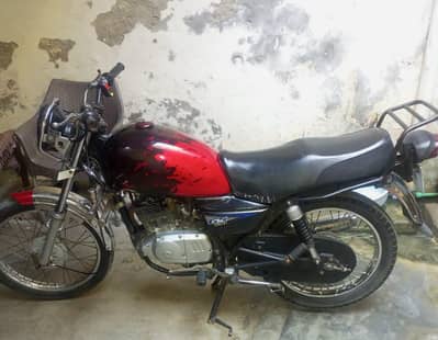 Suzuki GS-150- 2012 Model – Excellent Condition