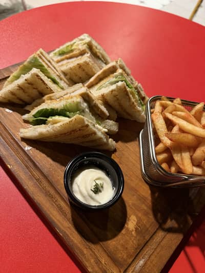 Cafe manager / supervisor & GRO required