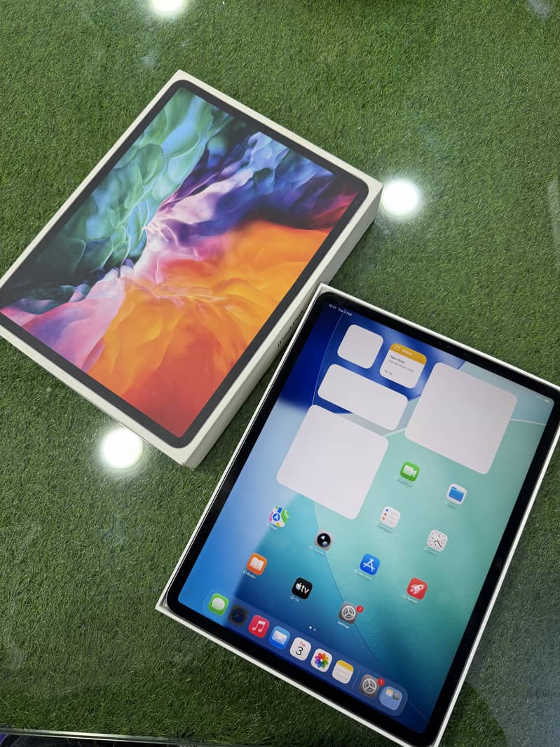 iPad Pro 12.9 4th generation 1