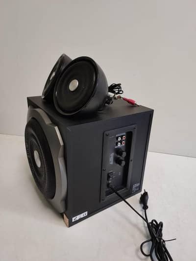 F&D spekar with havy basser with Bluetooth device urgent sale