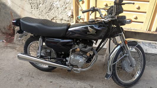 CG 125 black