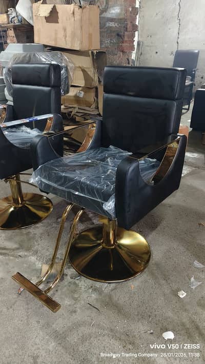 Barber chair/Cutting chair/ Shampoo unit/Trolly/Saloon Furniture.