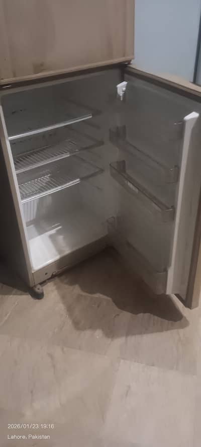 Dawlance refrigerator 9170