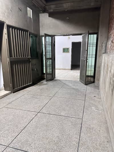 6 Marla Upper portion for Rent(Near hafiz sweets)