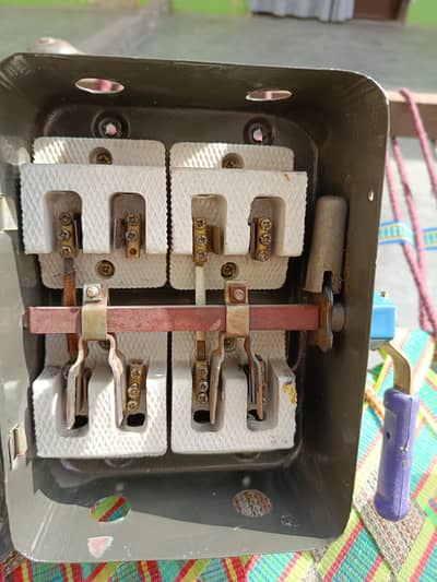 Manual Changeover Switch