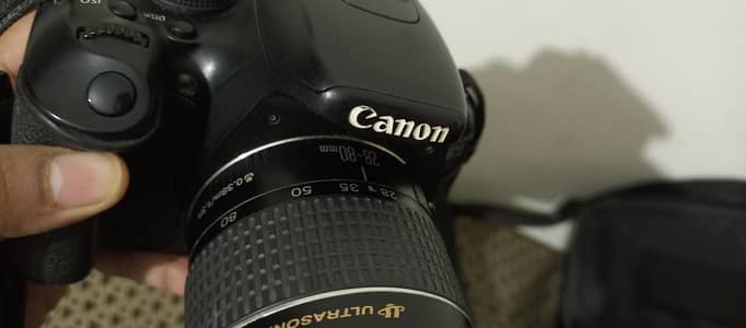 Cannon DSLR 600D with lens