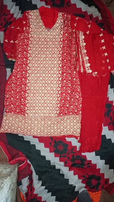 5 Dress's For Sale Large & Medium Ready Made Like New 1 Time Use Only