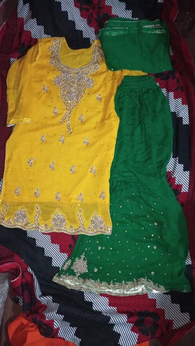 5 Dress's For Sale Large & Medium Ready Made Like New 1 Time Use Only