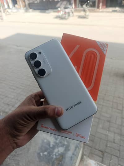 Tecno spark 40 pro plus