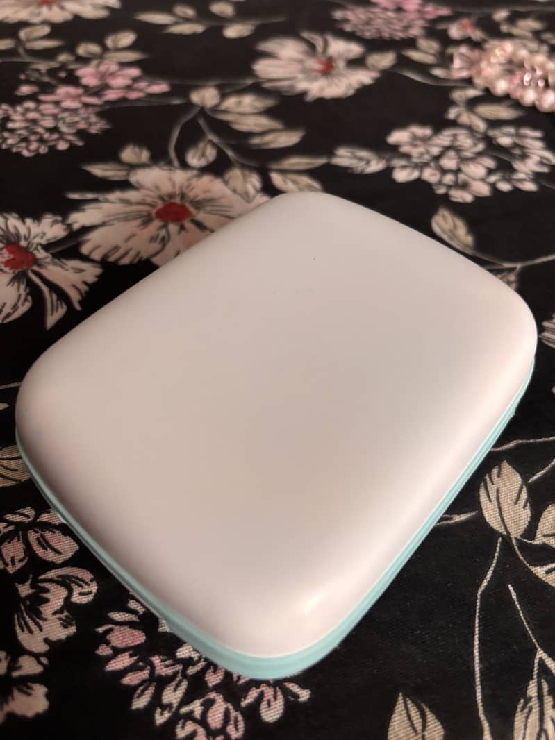 Inkless Pocket friendly mini printer 1