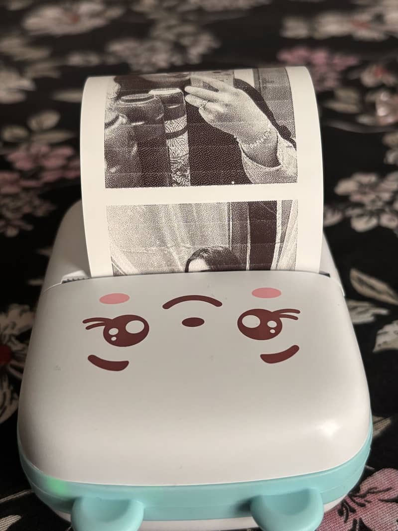 Inkless Pocket friendly mini printer 2