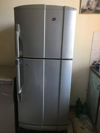 PEL DOUBLE DOOR MEDIUM SIZE FRIDGE IN GENUINE CONDITION