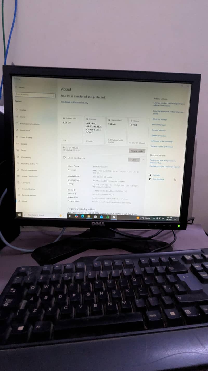 HP desktop computer 9