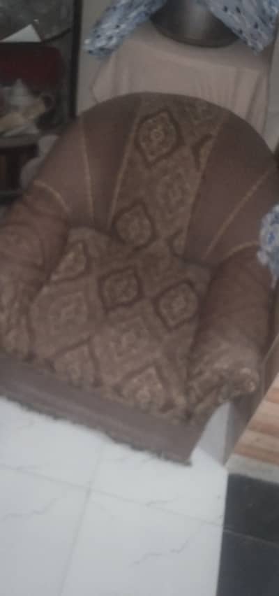 5 seater good condition sale due to shifting