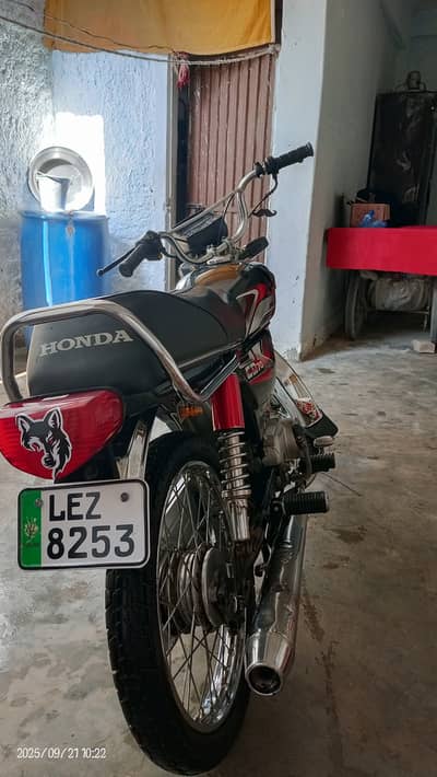 Honda cd 70 ,2008 model ,Lahore number