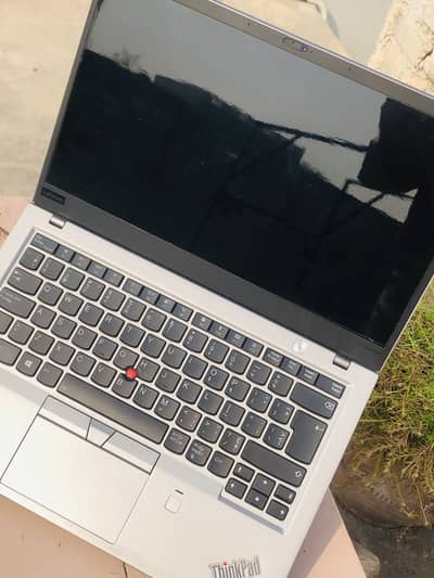 Lenovo X1 Carbon | 8th Gen | i5 | 256GB NVME M2