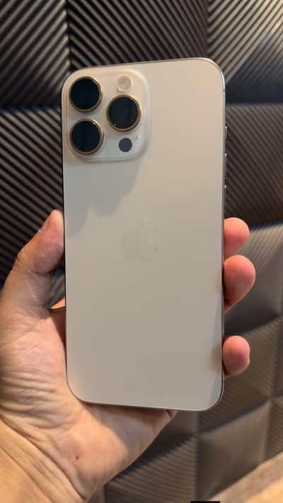 Iphone 16 pro max  10/10 non pta HK model factory unlocked