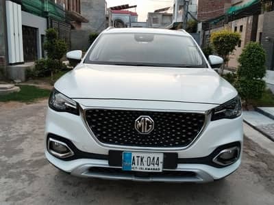 MG HS trophy 2021 Model