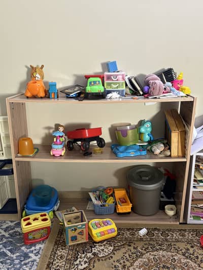 Toy shelf