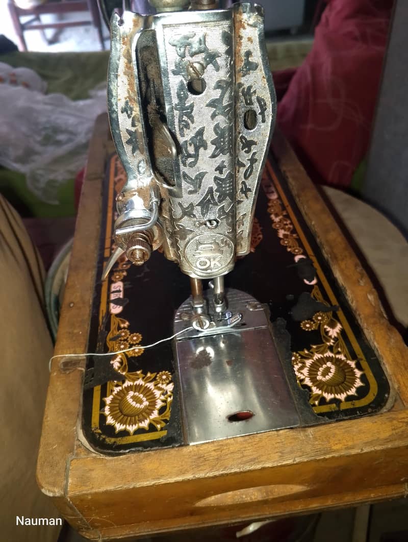 sewing machine 4