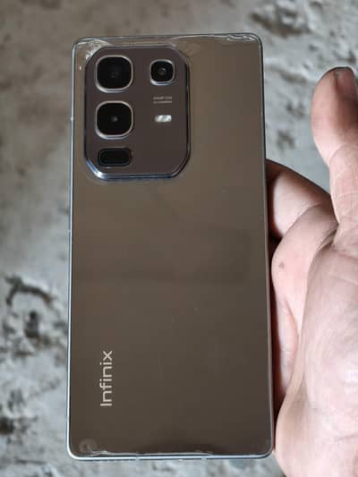 infinx note 50 8/256 full box 8 month Warinty