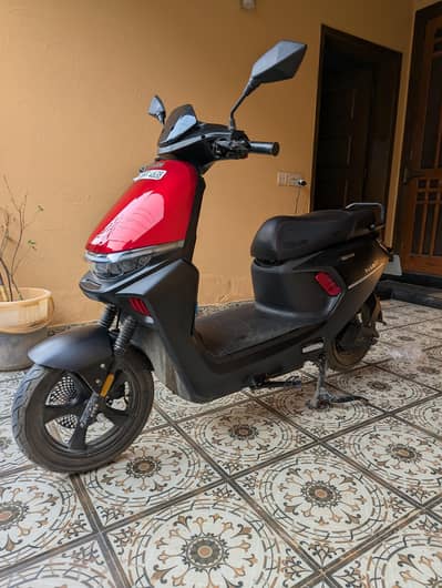 Evee S1 Scooty | Lithium Battery | Call+Whatsapp 03374269631