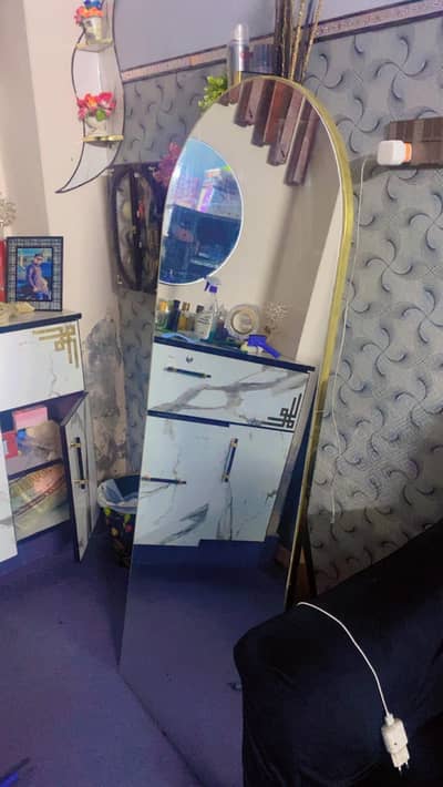 Mirror 5 inch standable mirror